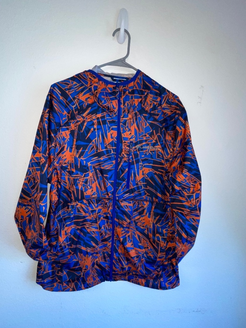 Columbia Windbreaker Hoodie – Blue/Orange Pattern, M | Excellent Condition
